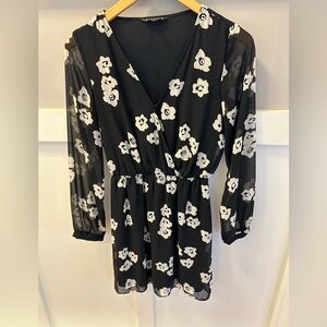 Express black & white floral dress size XS